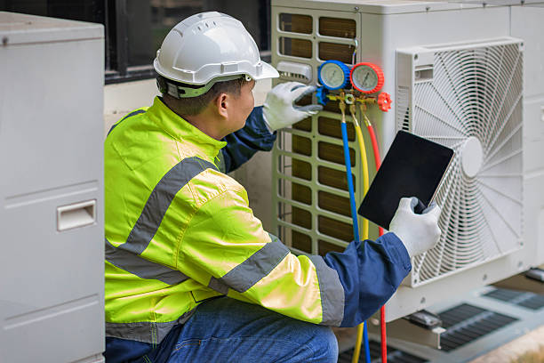 Professional Hvac technician working in Pomona, NY